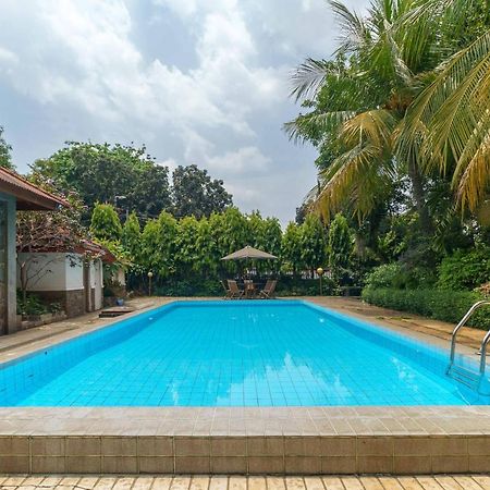 Reddoorz Plus Near Kemang Raya Джакарта Екстериор снимка