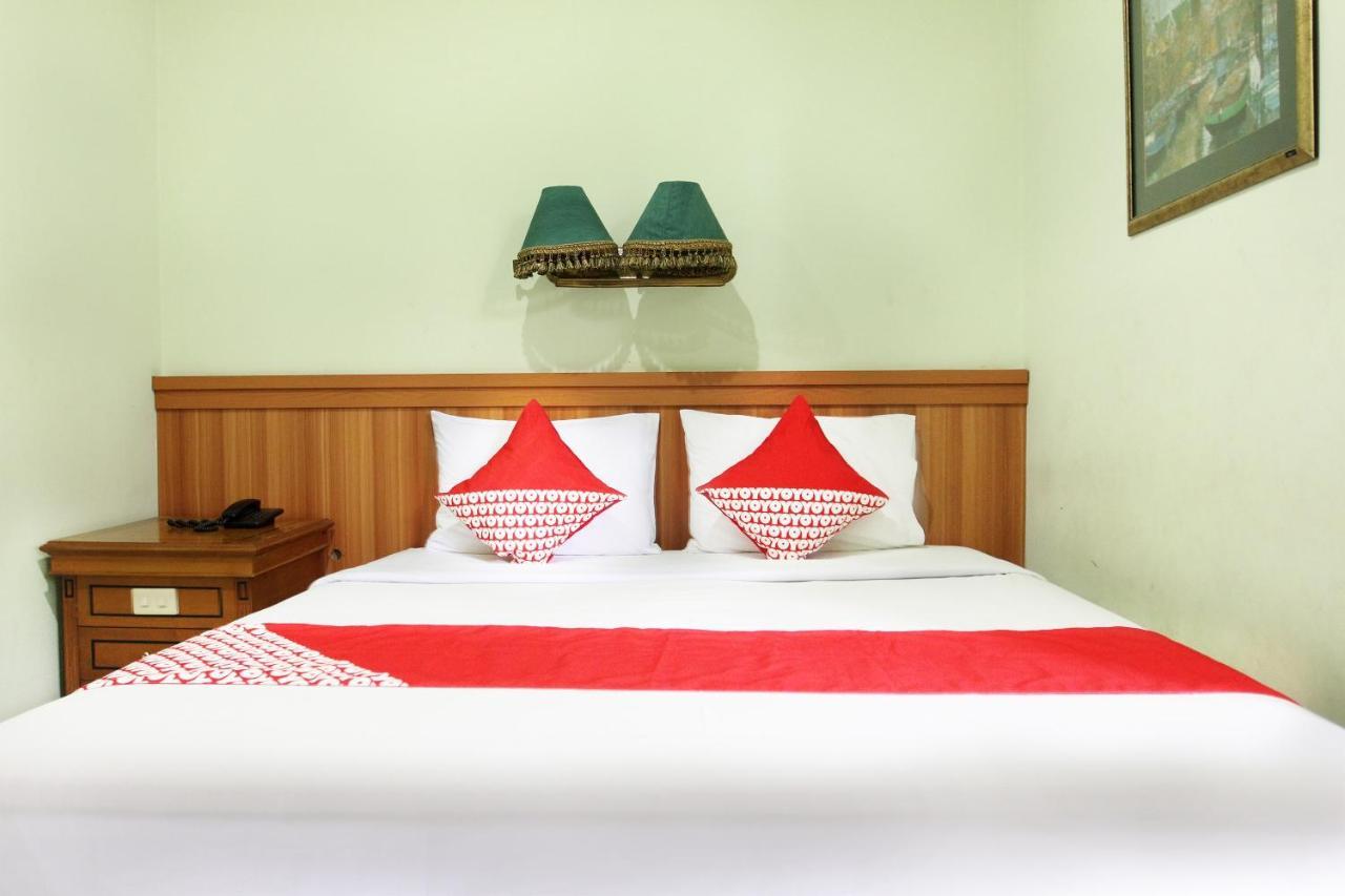 Reddoorz Plus Near Kemang Raya Джакарта Екстериор снимка
