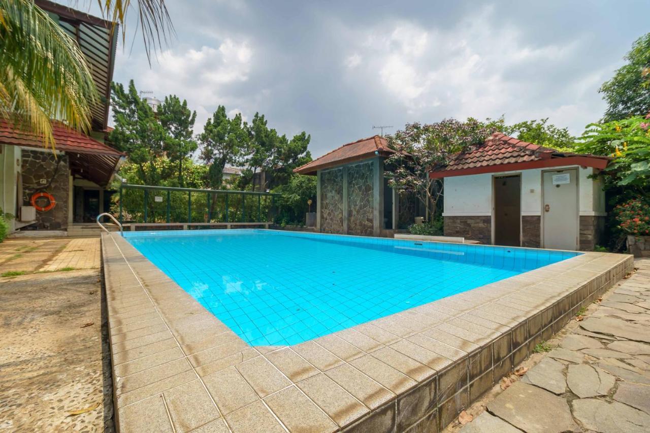 Reddoorz Plus Near Kemang Raya Джакарта Екстериор снимка