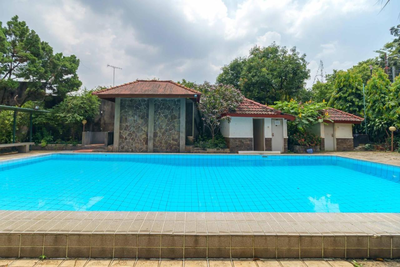 Reddoorz Plus Near Kemang Raya Джакарта Екстериор снимка